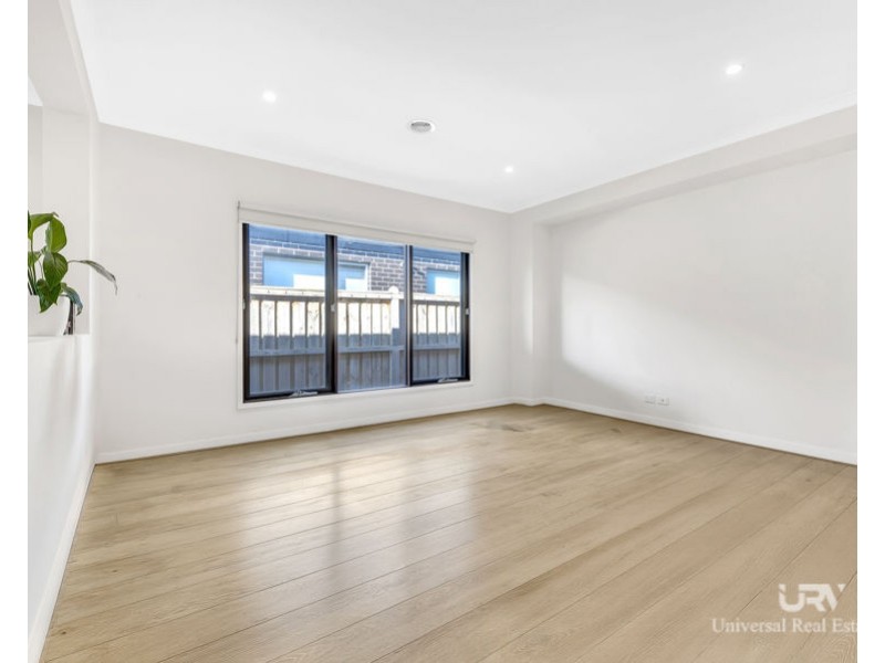 19 Barnato Street, Mickleham VIC 3064