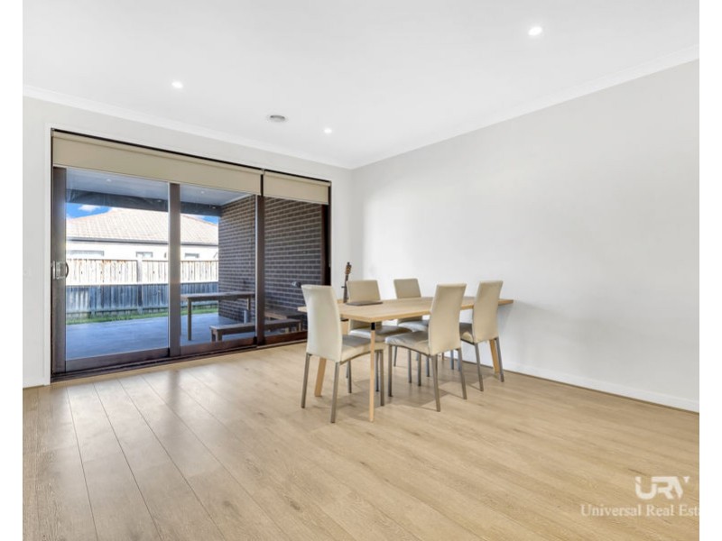 19 Barnato Street, Mickleham VIC 3064