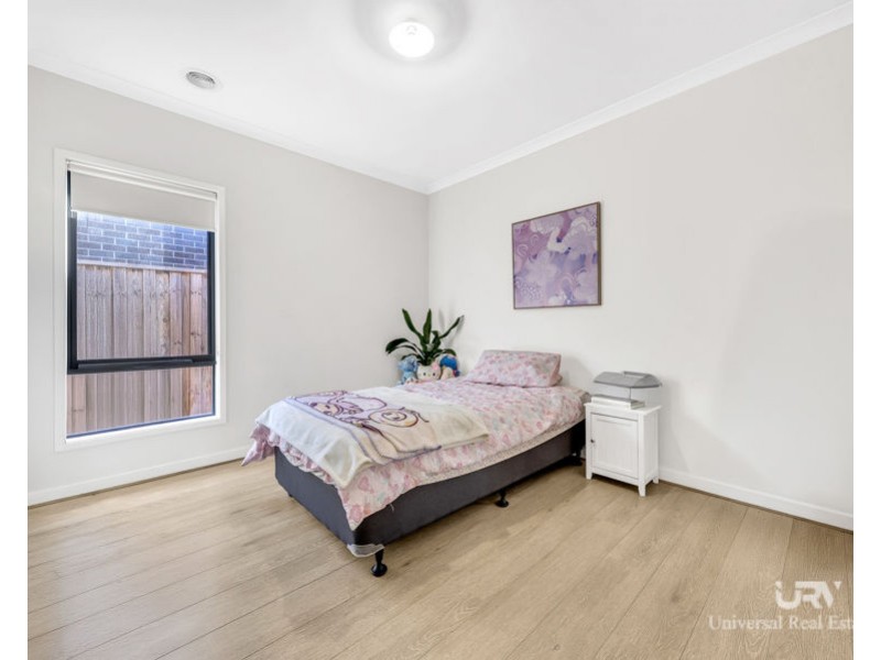 19 Barnato Street, Mickleham VIC 3064