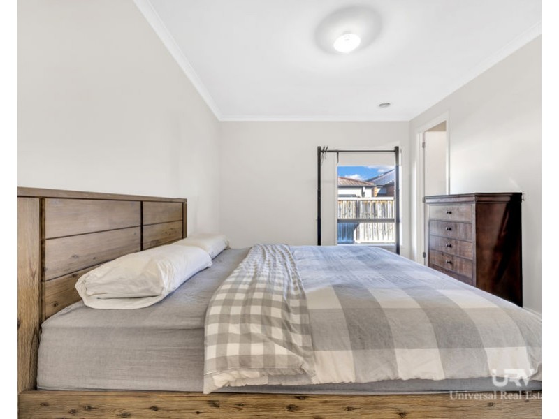 19 Barnato Street, Mickleham VIC 3064