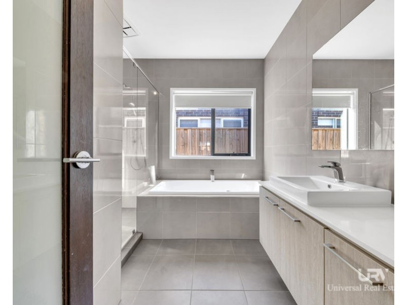 19 Barnato Street, Mickleham VIC 3064