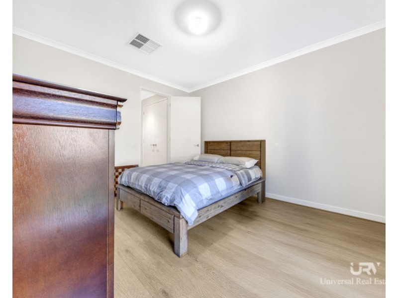 19 Barnato Street, Mickleham VIC 3064