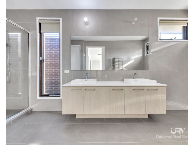 19 Barnato Street, Mickleham VIC 3064