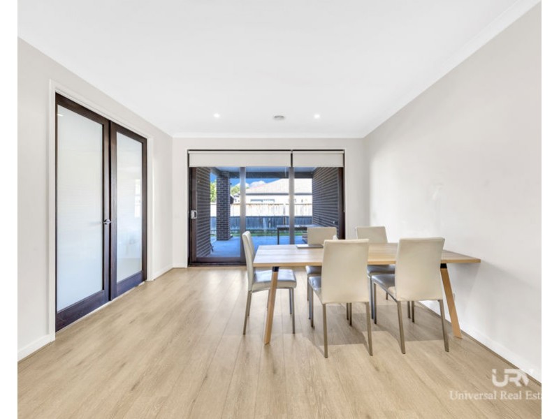 19 Barnato Street, Mickleham VIC 3064