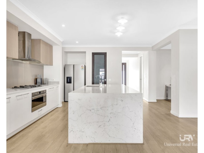 19 Barnato Street, Mickleham VIC 3064