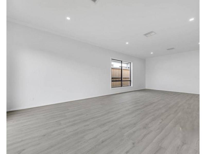 66 Madura Promenade, Mickleham VIC 3064