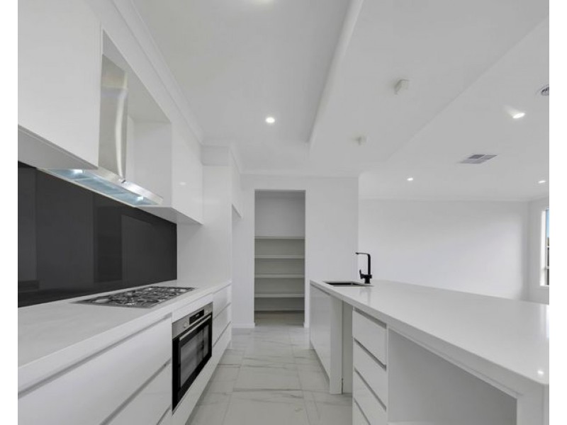 30 Ambigua Way, Donnybrook VIC 3064