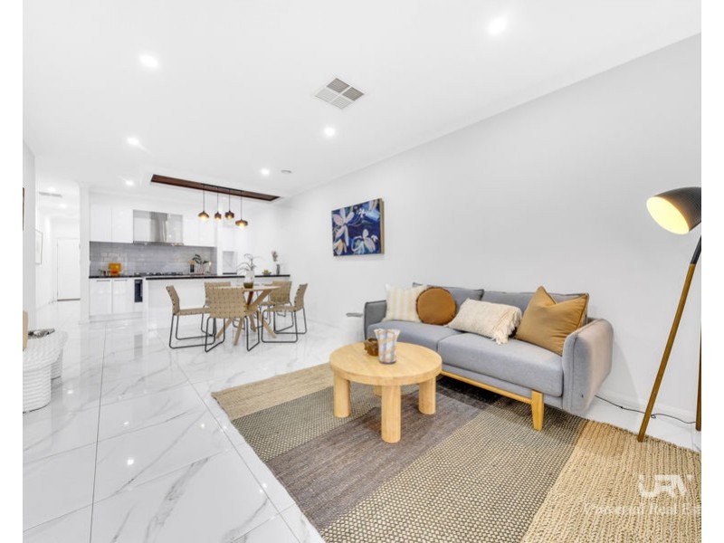 23 Hollington Drive, Mickleham VIC 3064