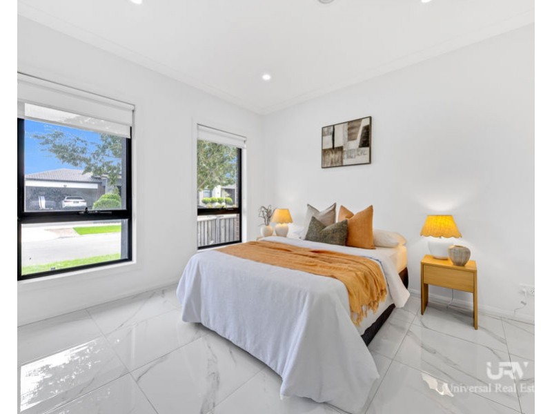 23 Hollington Drive, Mickleham VIC 3064