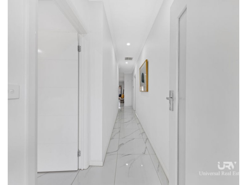 23 Hollington Drive, Mickleham VIC 3064