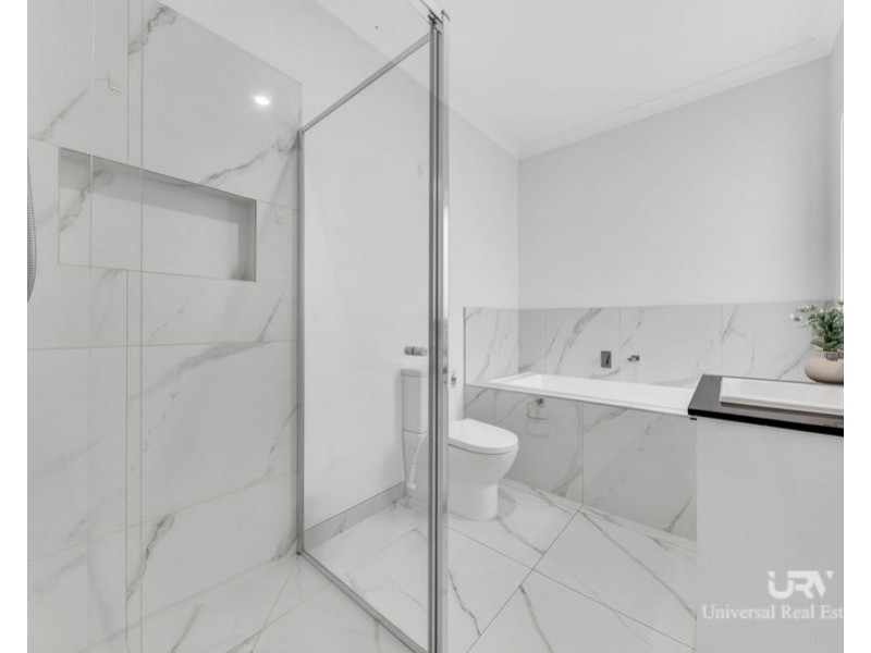 23 Hollington Drive, Mickleham VIC 3064