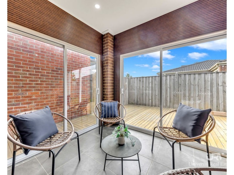 23 Hollington Drive, Mickleham VIC 3064