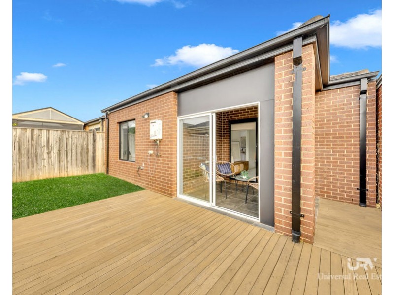 23 Hollington Drive, Mickleham VIC 3064