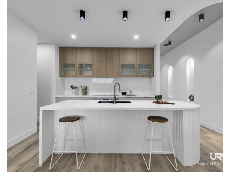 43 Tremaine Ave, Mickleham VIC 3064