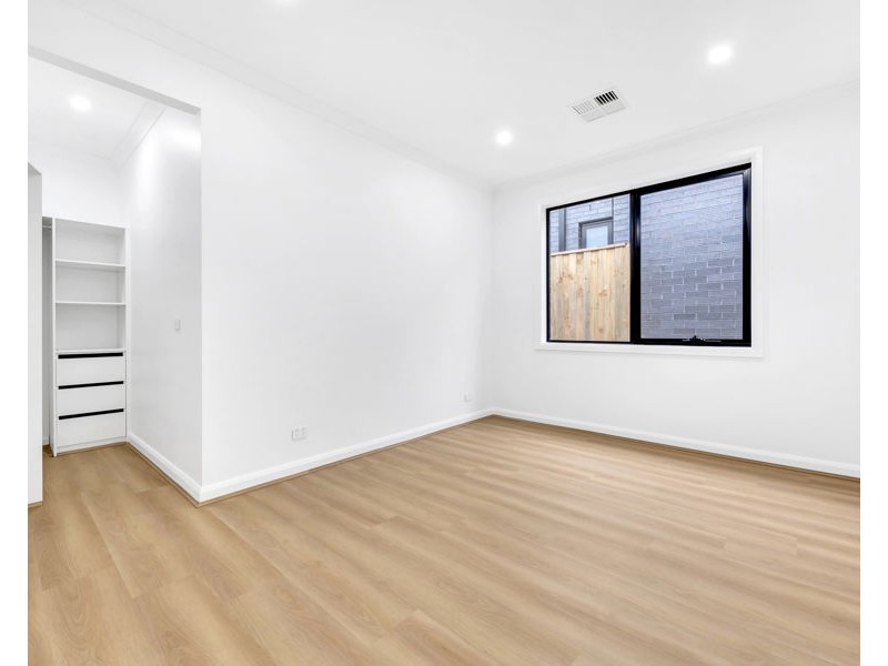 14 Pyrus Cres, Mickleham VIC 3064