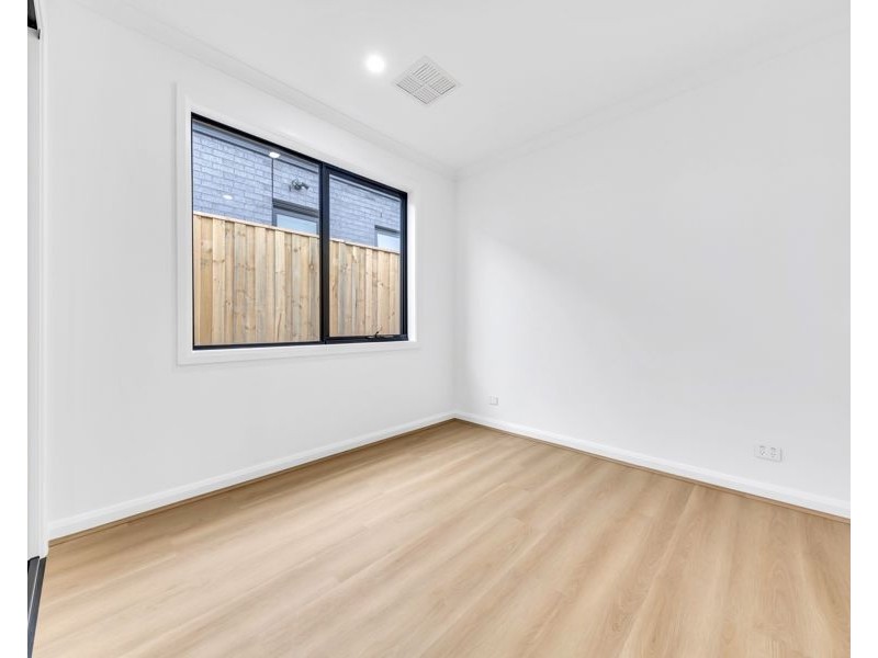 14 Pyrus Crescent, Mickleham VIC 3064