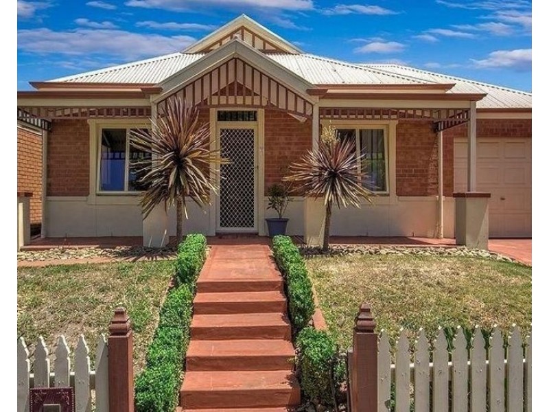 84 Hamilton Hume Parade, Craigieburn VIC 3064