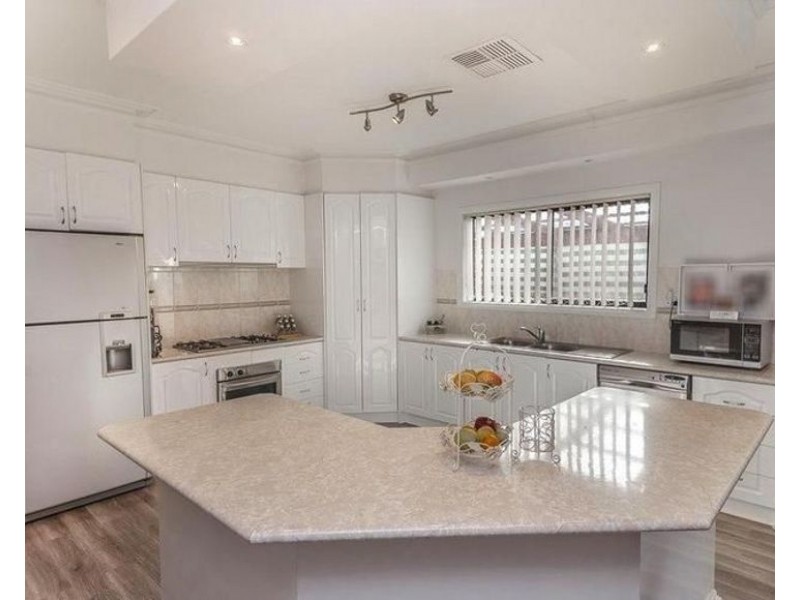 11 Garfield Way, Craigieburn VIC 3064