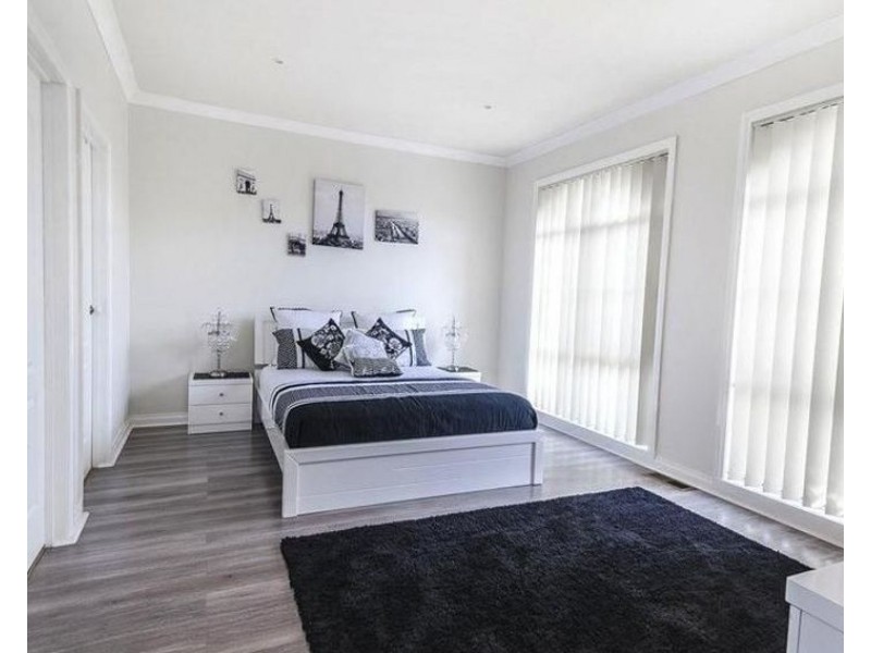 11 Garfield Way, Craigieburn VIC 3064