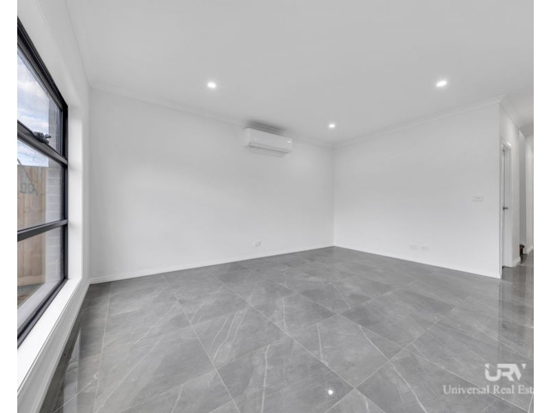 9/17 Mambourin Street, Werribee VIC 3030