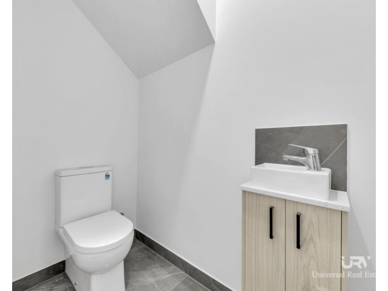 9/17 Mambourin Street, Werribee VIC 3030