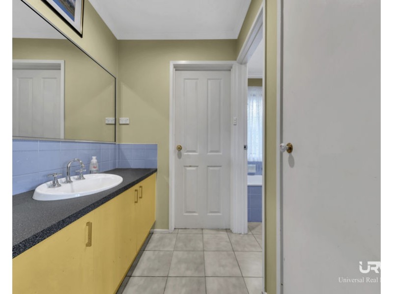 165 Hothlyn Drive, Craigieburn VIC 3064