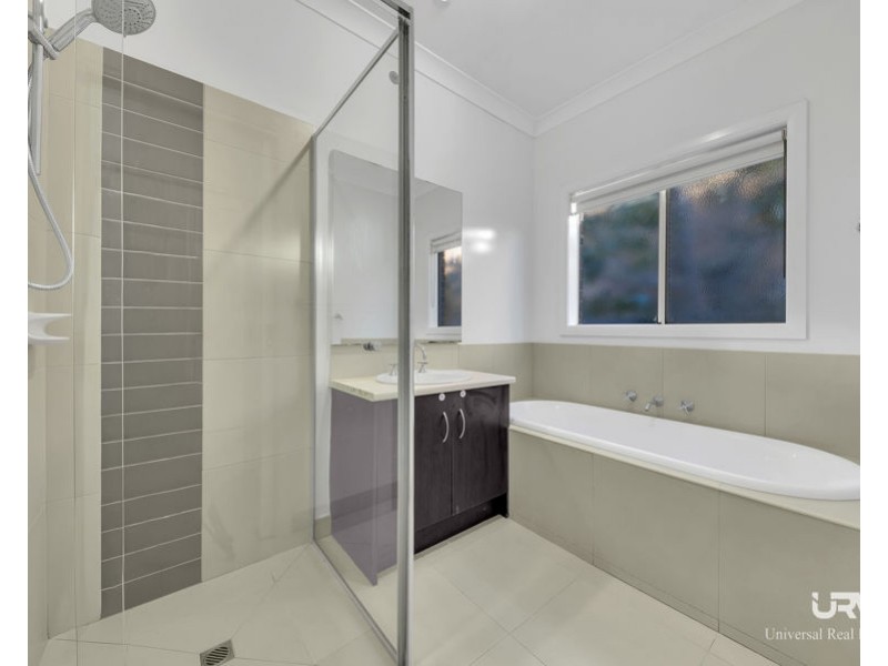 29 Lauderdale Drive, Craigieburn VIC 3064