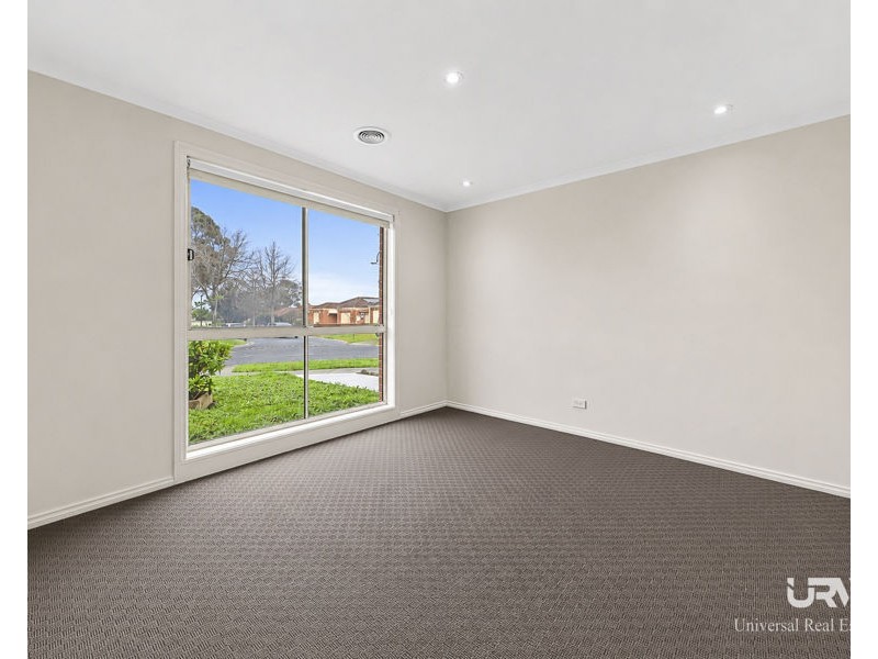 41 Woodlea Crescent, Craigieburn VIC 3064