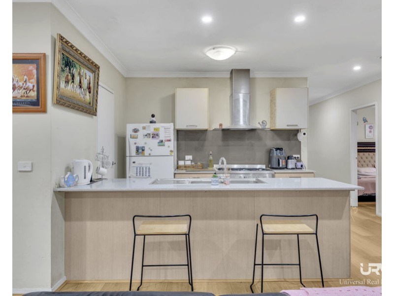 4 Ben Loman Circuit, Craigieburn VIC 3064