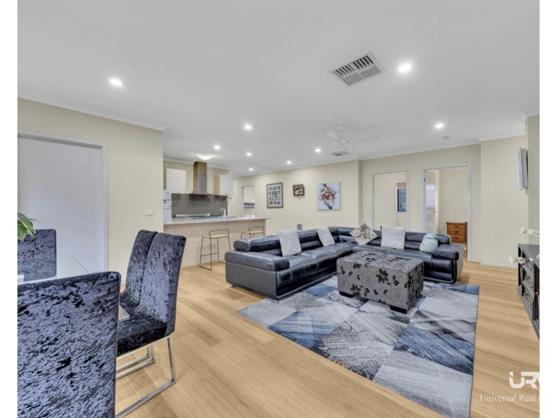 4 Ben Loman Circuit, Craigieburn VIC 3064