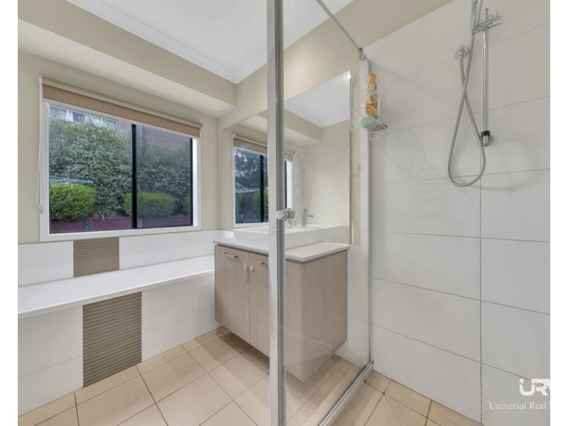 4 Ben Loman Circuit, Craigieburn VIC 3064