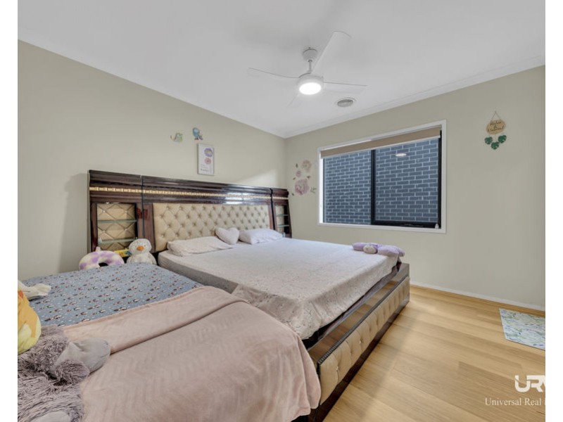 4 Ben Loman Circuit, Craigieburn VIC 3064
