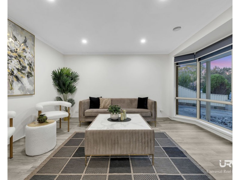 23 Pinnock Avenue, Roxburgh Park VIC 3064