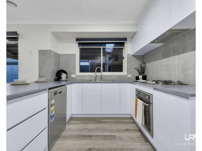 23 Pinnock Avenue, Roxburgh Park VIC 3064