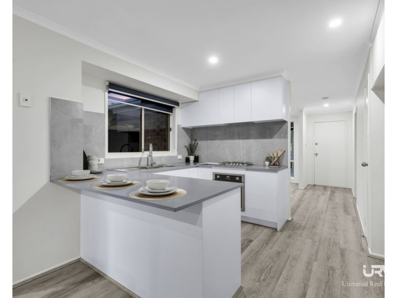 23 Pinnock Avenue, Roxburgh Park VIC 3064