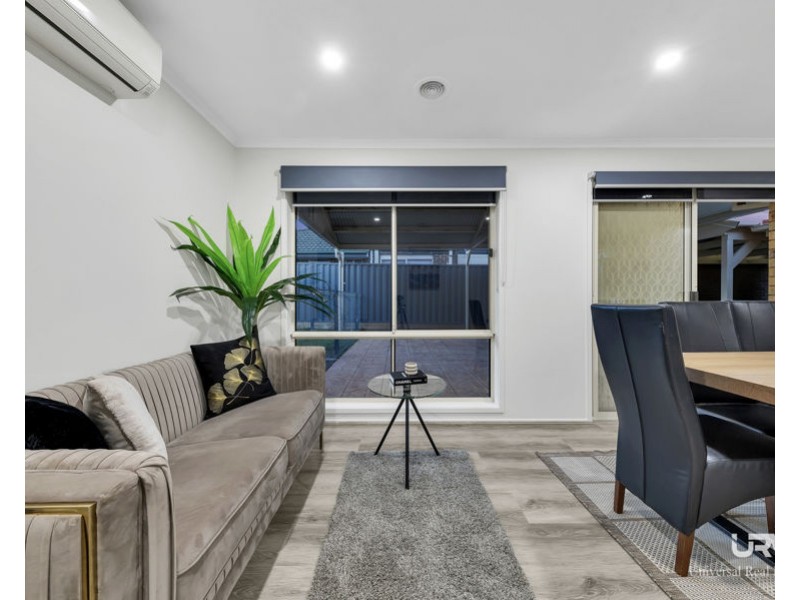 23 Pinnock Avenue, Roxburgh Park VIC 3064