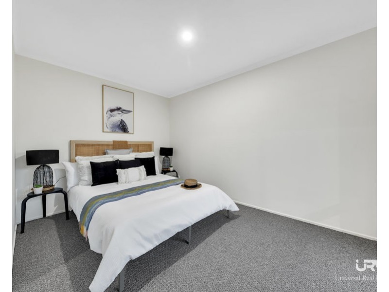23 Pinnock Avenue, Roxburgh Park VIC 3064