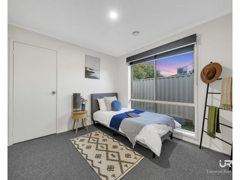 23 Pinnock Avenue, Roxburgh Park VIC 3064