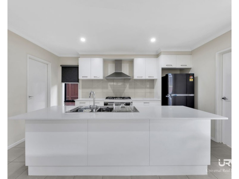 3 Weston Street, Mickleham VIC 3064