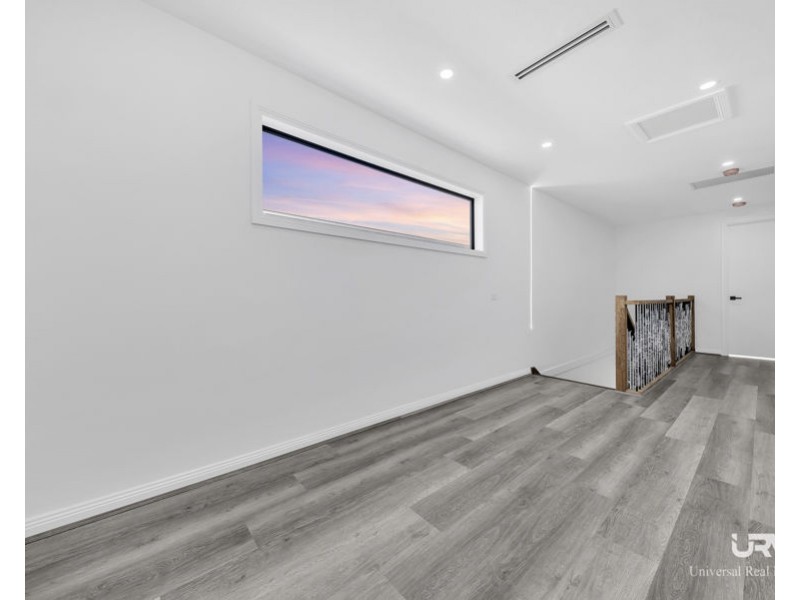 8 Macadamia Street, Mickleham VIC 3064