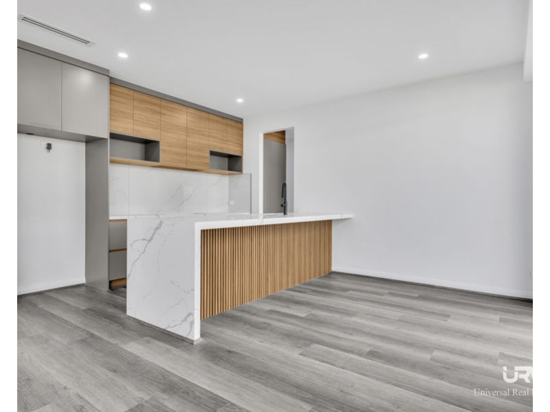 8 Macadamia Street, Mickleham VIC 3064