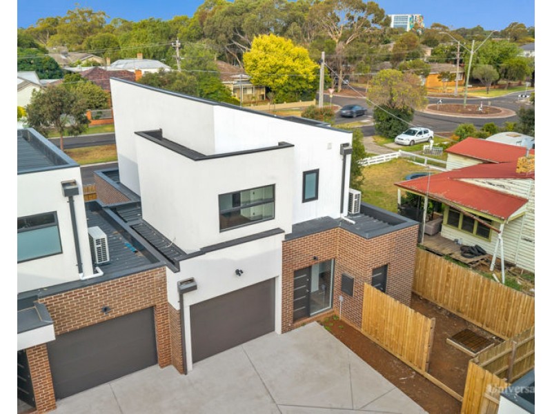1/17 Mambourin Street, Werribee VIC 3030