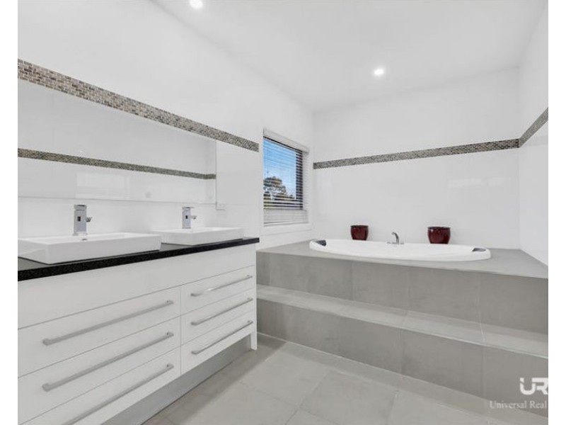 17 Innes Place, Craigieburn VIC 3064