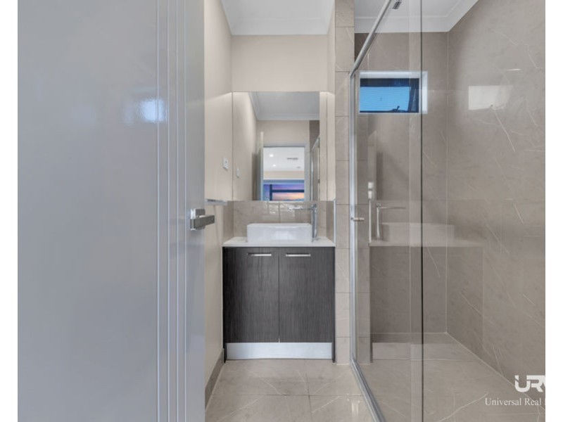 4 Turmeric Avenue, Mickleham VIC 3064