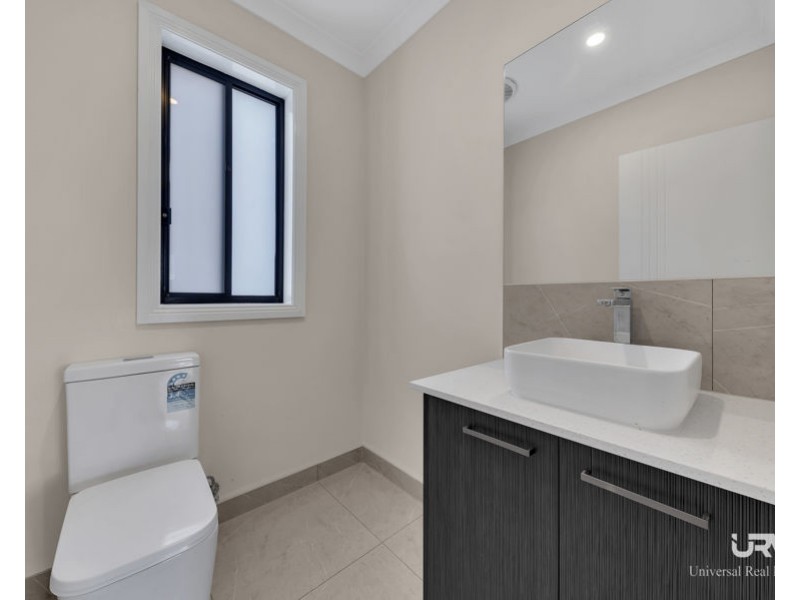 4 Turmeric Avenue, Mickleham VIC 3064