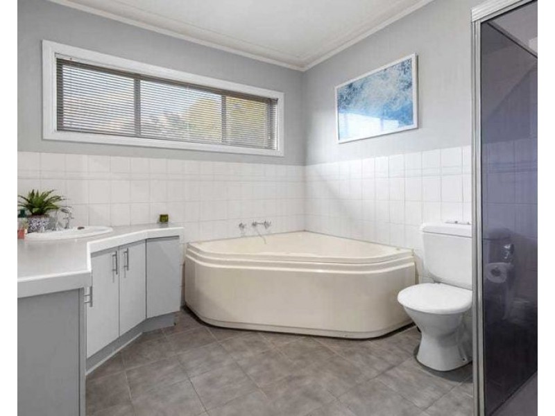 14 Waverley Court, Craigieburn VIC 3064