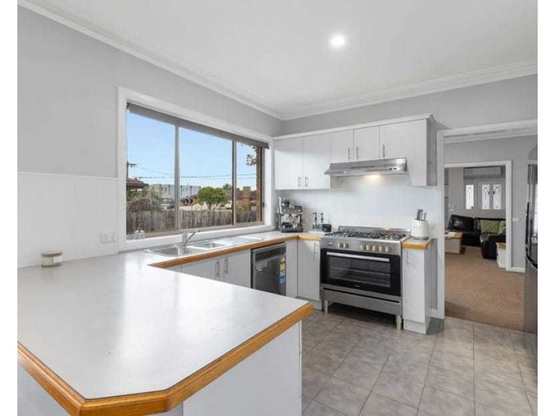 14 Waverley Court, Craigieburn VIC 3064
