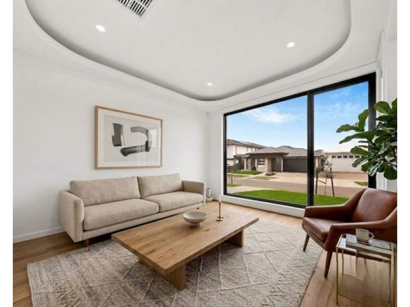 28 Powderbark Crescent, Mickleham VIC 3064