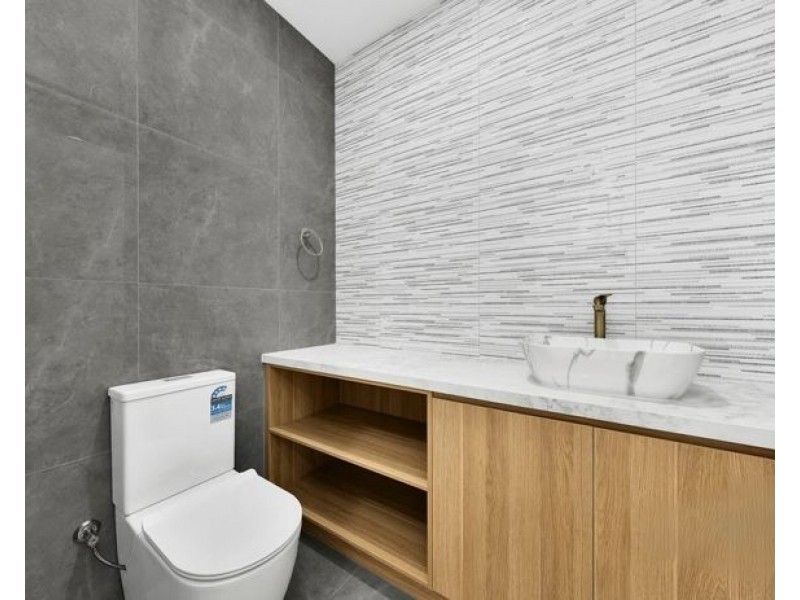 28 Powderbark Crescent, Mickleham VIC 3064