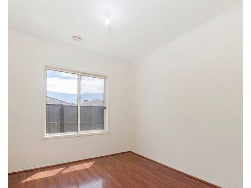 13 Fairhaven Bvd, Craigieburn VIC 3064